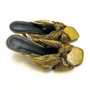 Nikita Women’s Golden Bow Mule Slip On Man Made Sandal’s Size 10